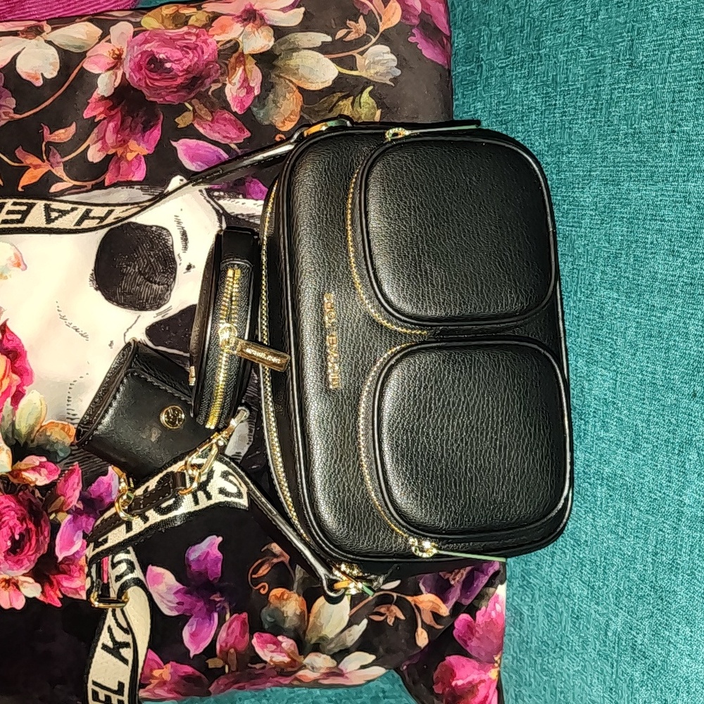 Micheal Kors Jet Set Crossbody Bag - Black, Excellent Condition